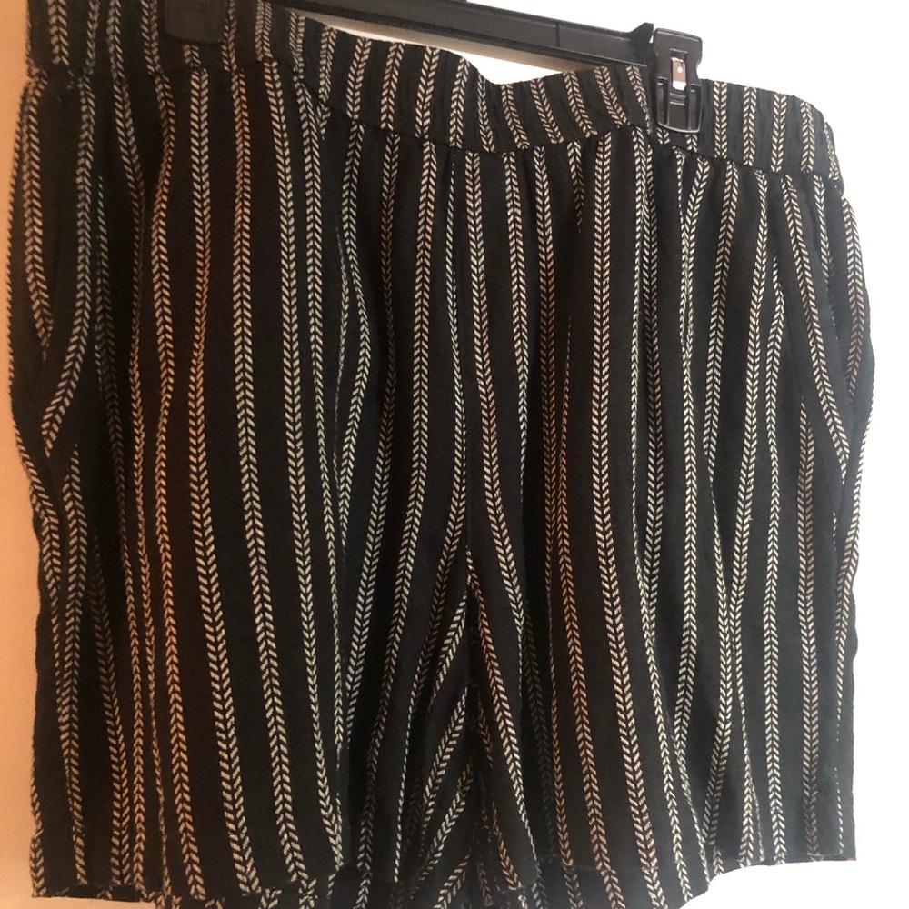 Ladies Dressy pull on short